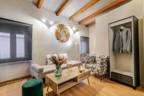 VENETIAN WELL House by LOC HOSPITALITY
